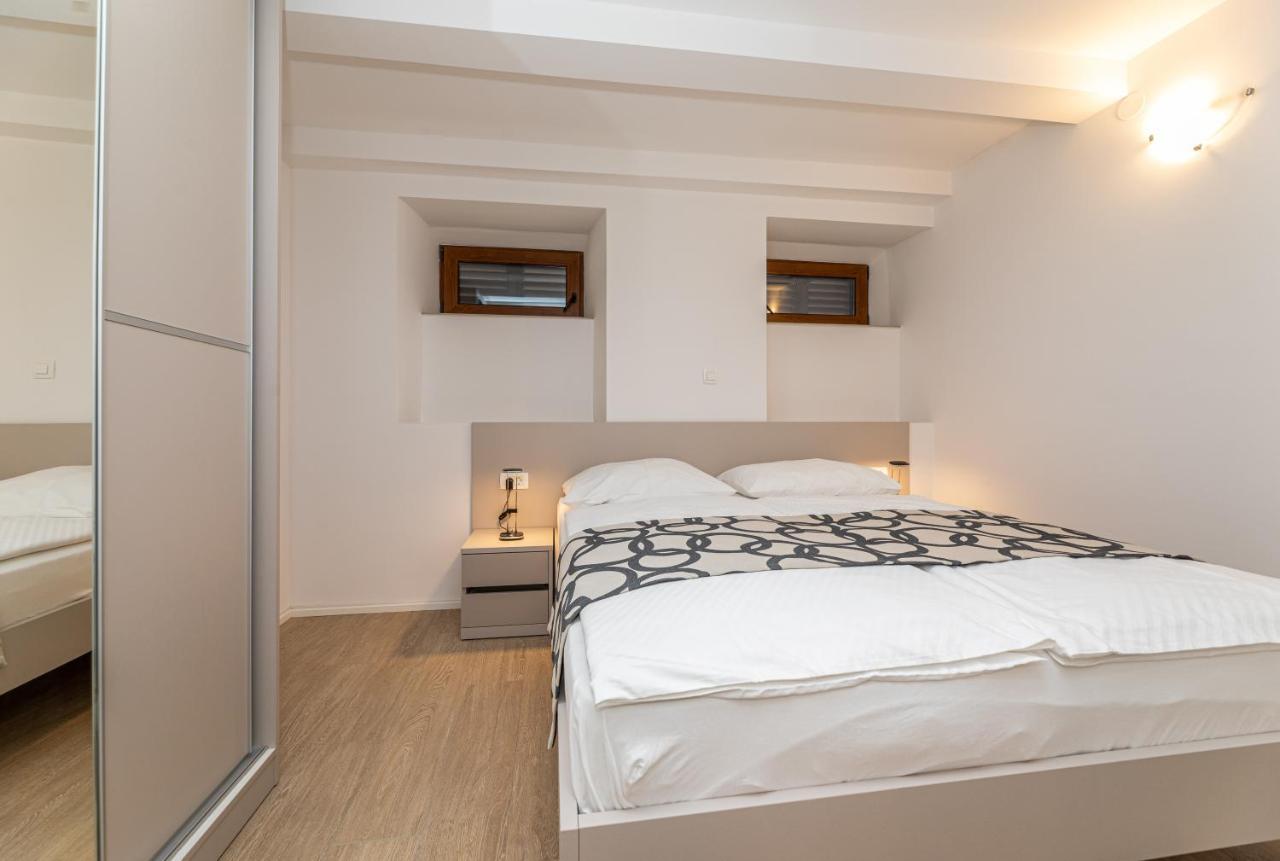 Apartments Crnekovic III Baška Buitenkant foto