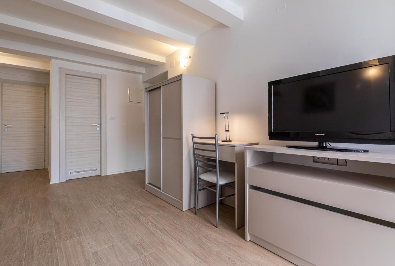 Apartments Crnekovic III Baška Buitenkant foto