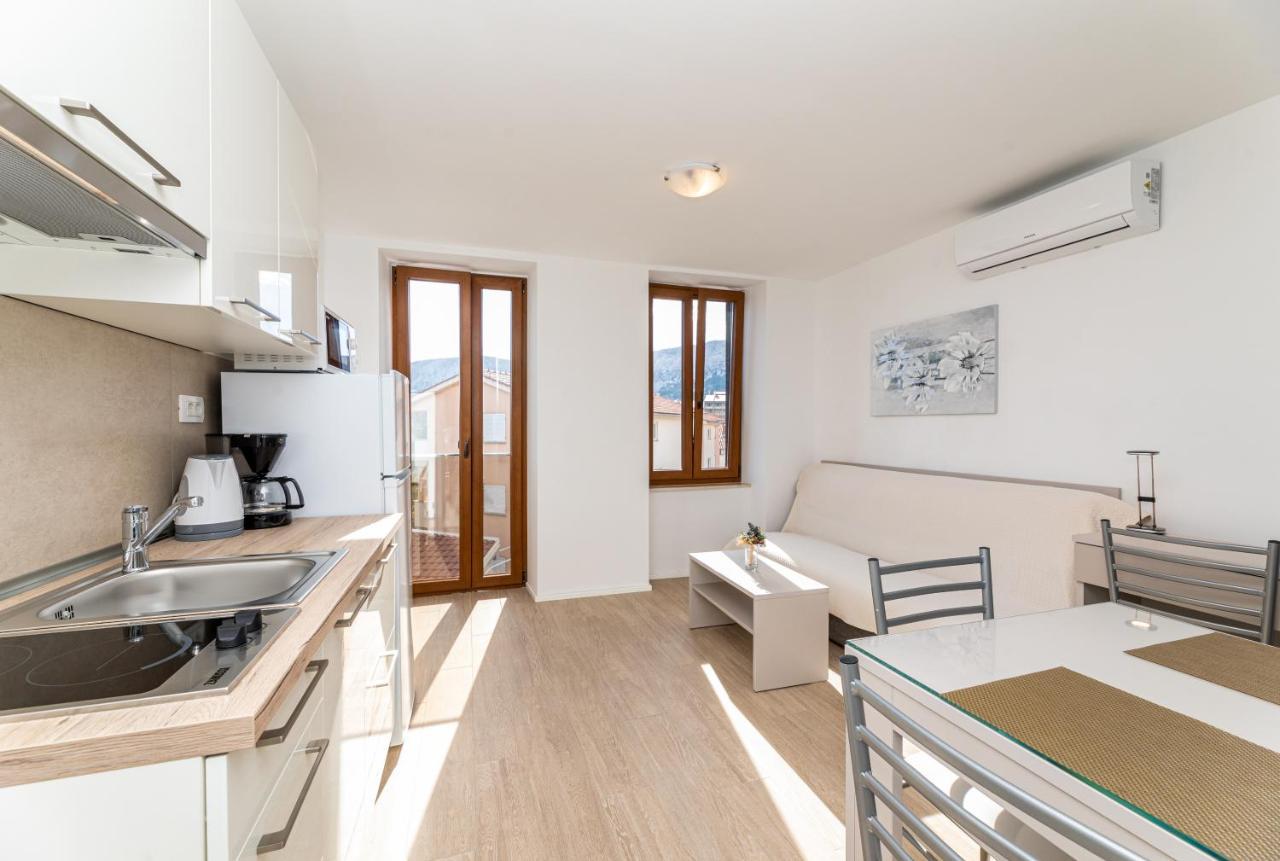 Apartments Crnekovic III Baška Buitenkant foto