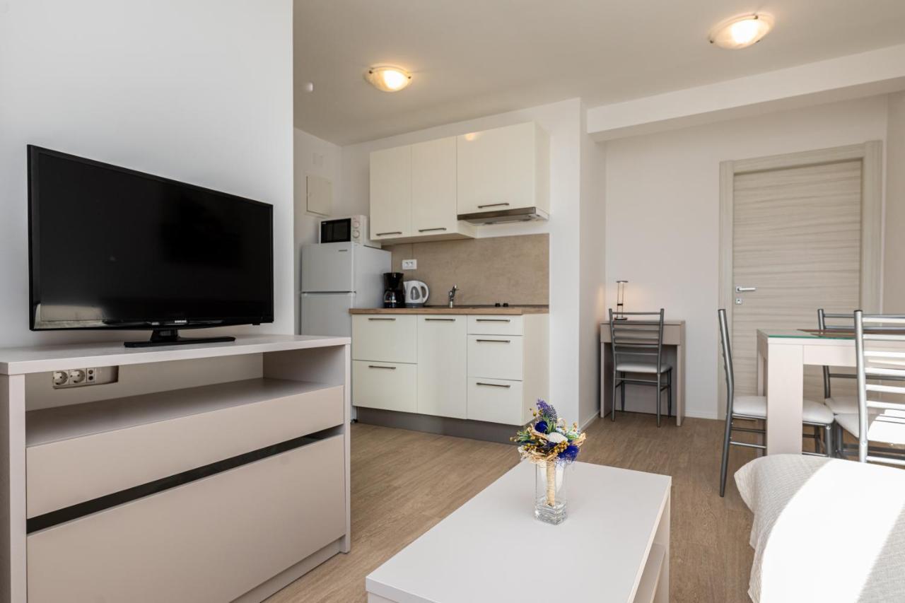 Apartments Crnekovic III Baška Buitenkant foto