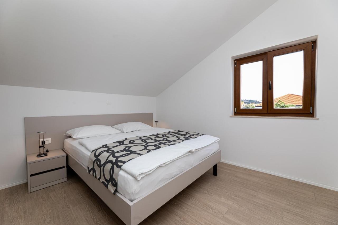 Apartments Crnekovic III Baška Buitenkant foto